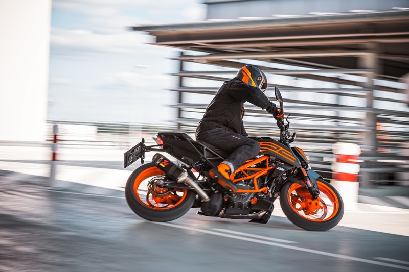 ktm 125 duke idéale pour le permis A1 - A l'essai chez CTM 83