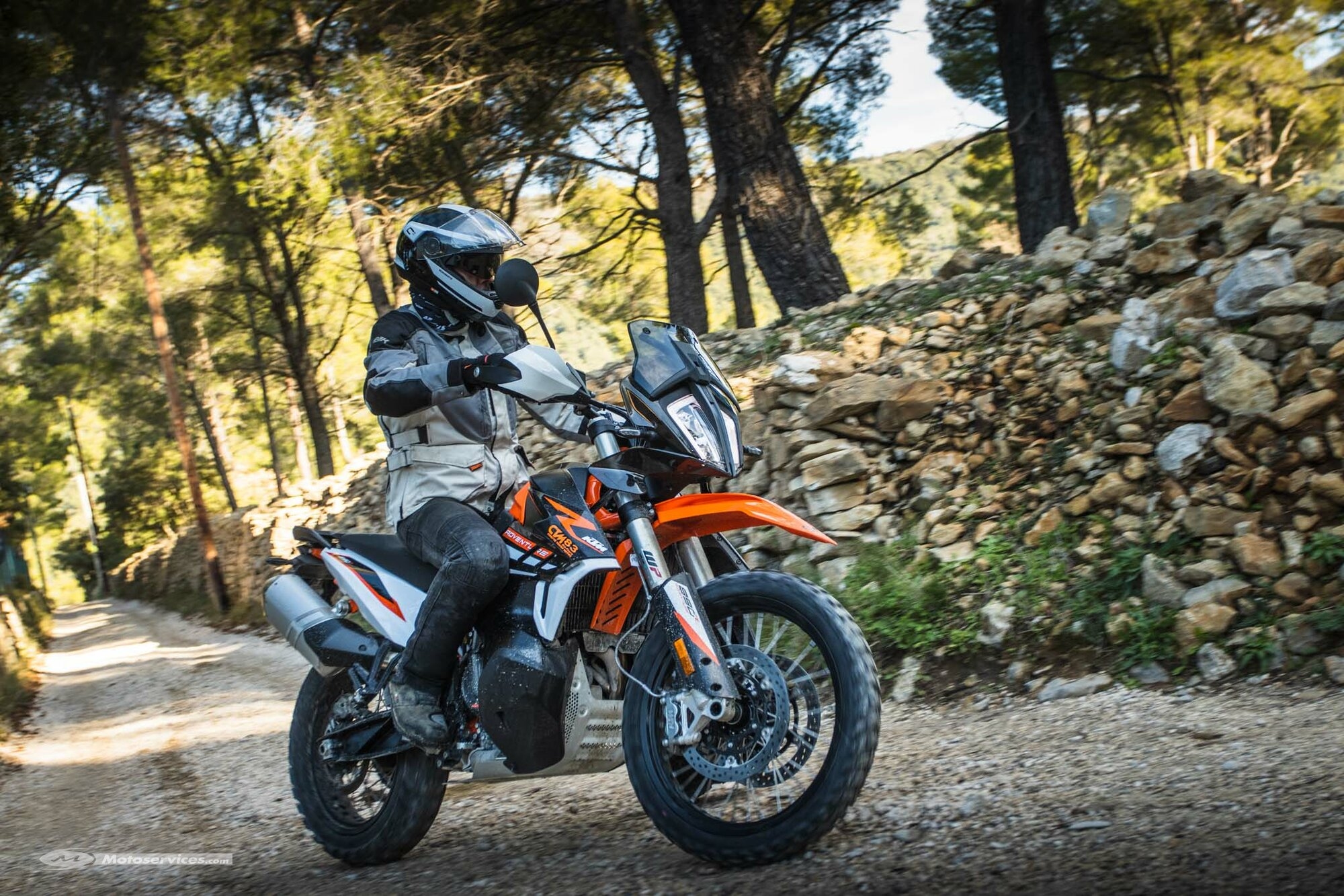 Avis ktm 890 adventure 2021 à l'essai chez ctm 83