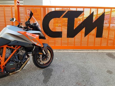 Essai KTM 1290 Super Duke GT, le roadster KTM grand tourisme