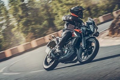 essais motos route et cross  KTM, GASGAS, HUSQVARNA au magasin de moto six fours les plages VAR 83
